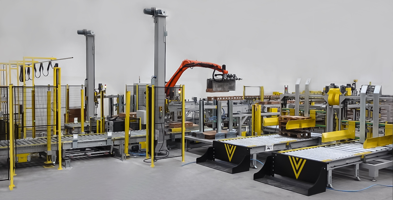 Integrated end-of-line system comprising case packing, robotic palletizing and pallet conveying units